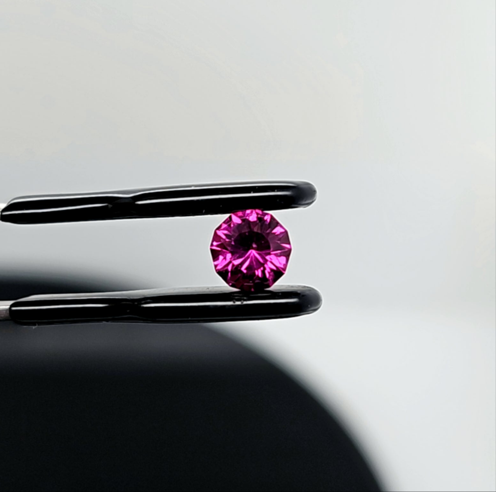 00.69ct RC Rhodolite Garnet