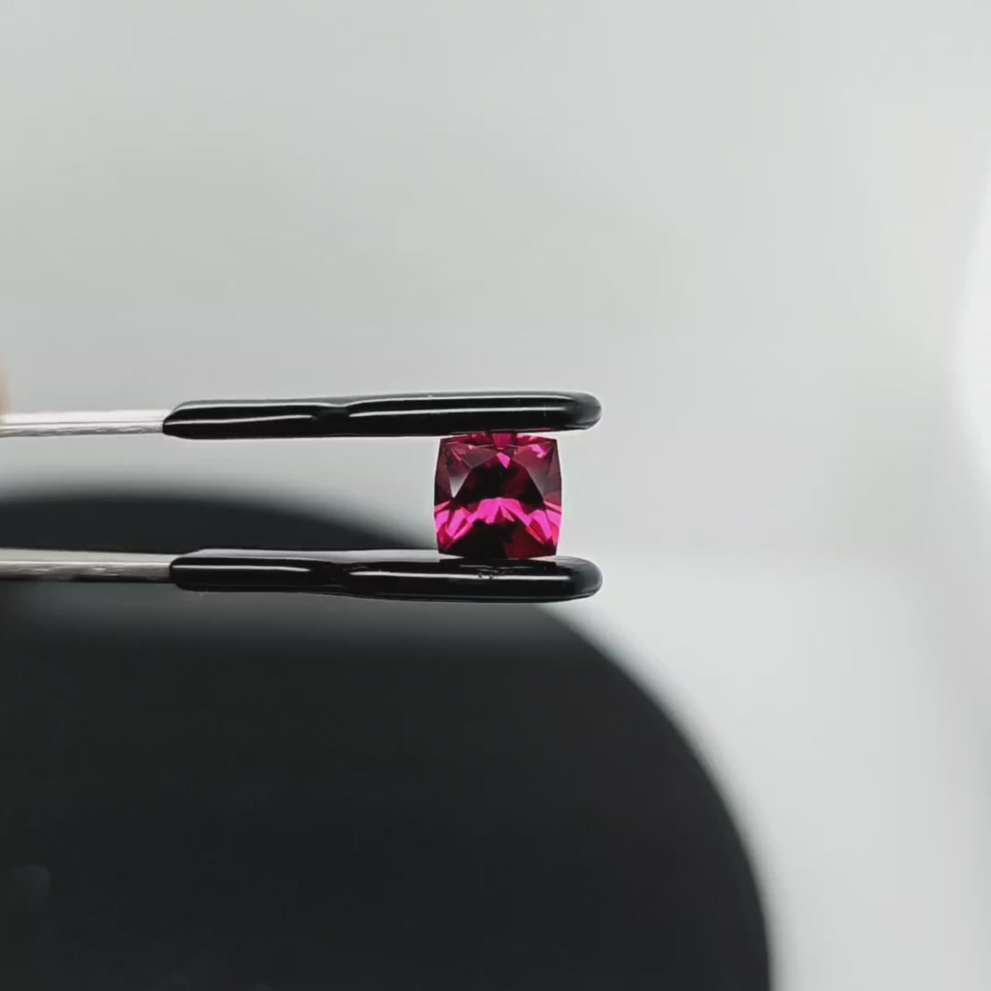 01.86ct RC Rhodolite Garnet