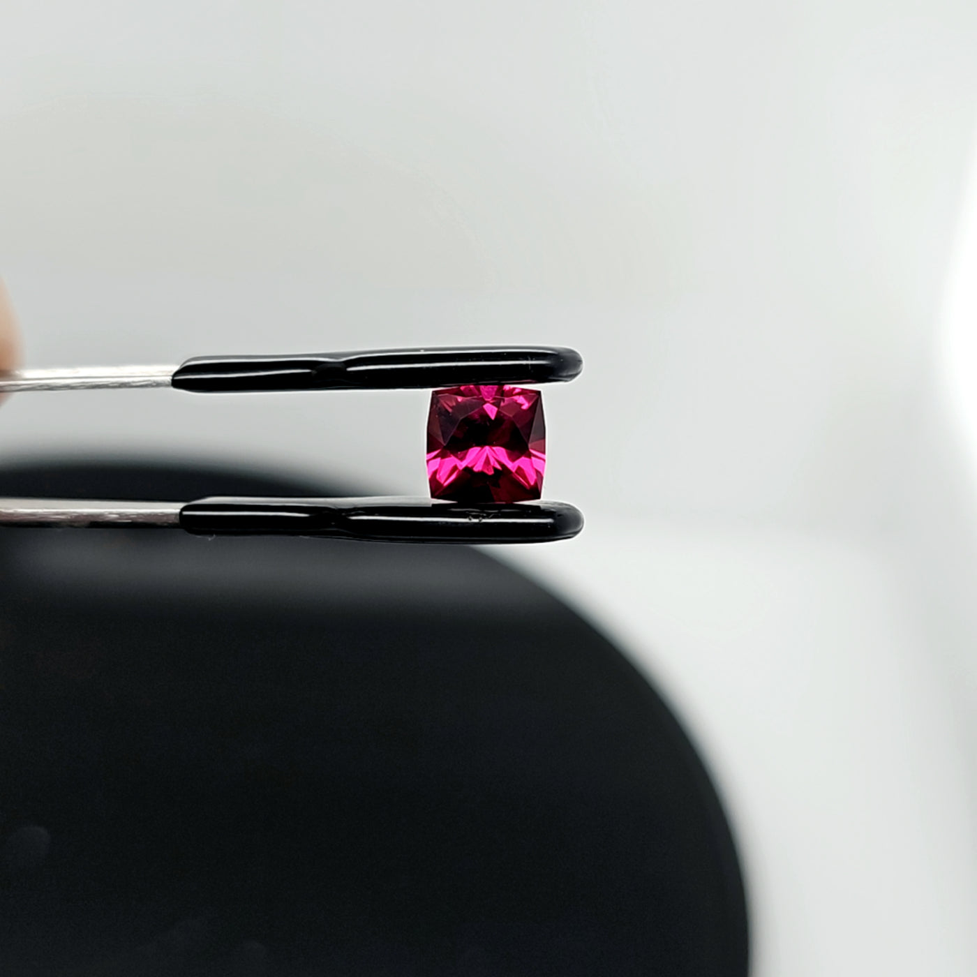 01.86ct RC Rhodolite Garnet